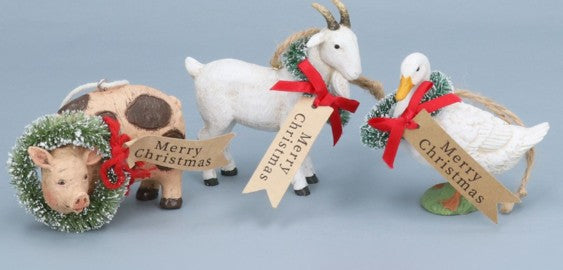 Gisela Graham - Resin Goose with Wreath & Tag