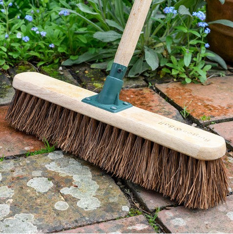 Burgon & Ball RHS Garden Brush 18`